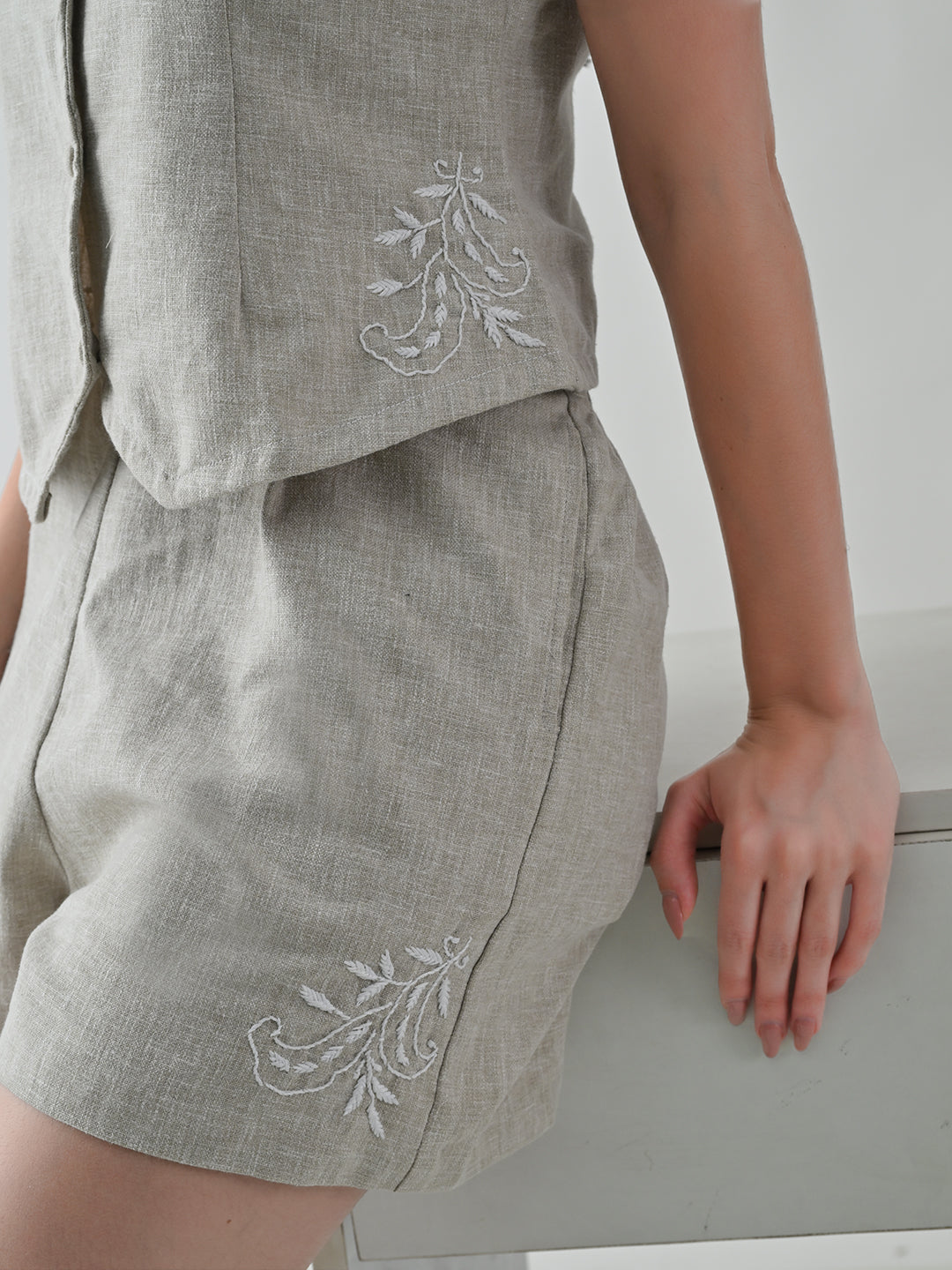 Casual Linen Waistcoat & Shorts Set - Light Beige