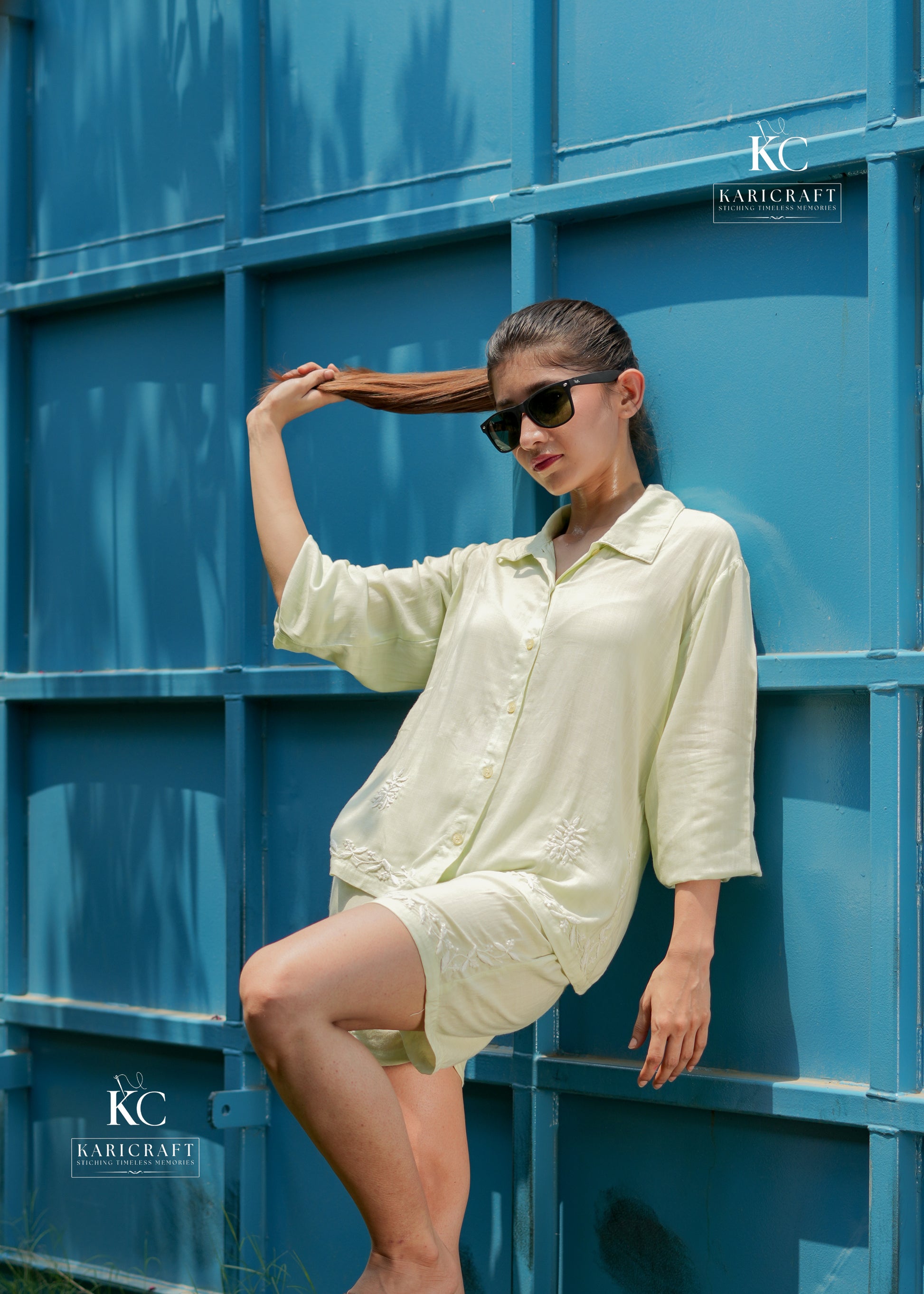 Sporty pastel green shirt with short sleeves and matching shorts